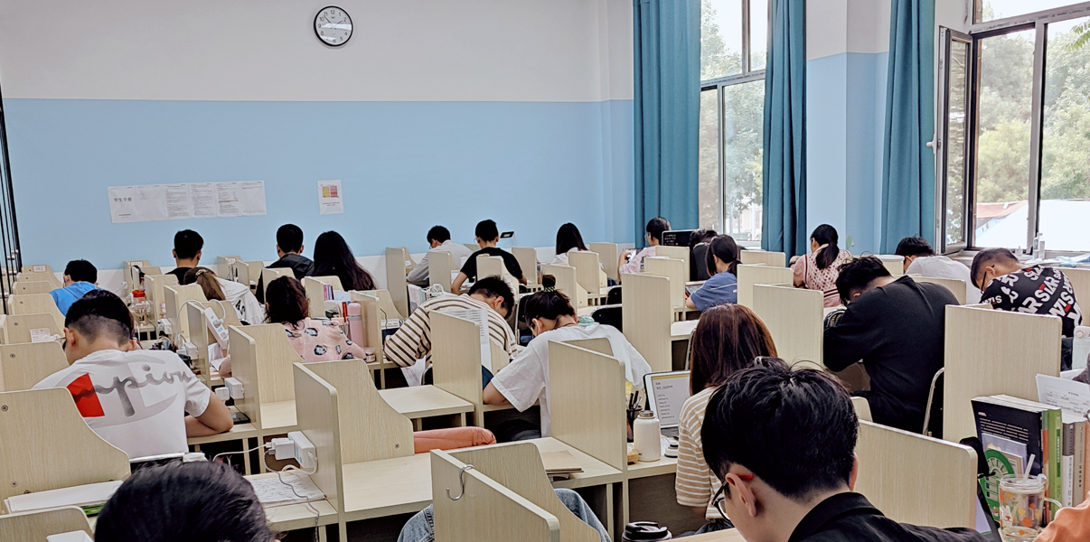 阜新考研寄宿学校-学习氛围